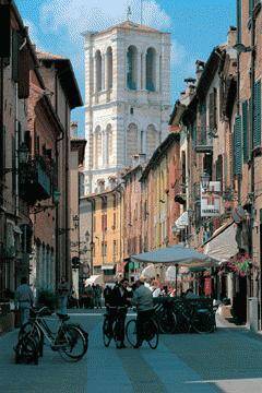 Emilia Romagna Reisen und Billigflug - Italien - Hotels und Flug nach Emilia Romagna