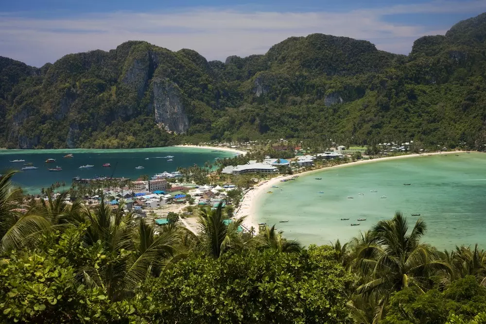 shutterstock_koh_phi_phi-1-92403040