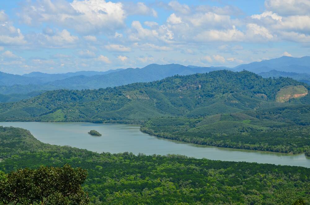 shutterstock_ranong-kraburi-river-1-110718302