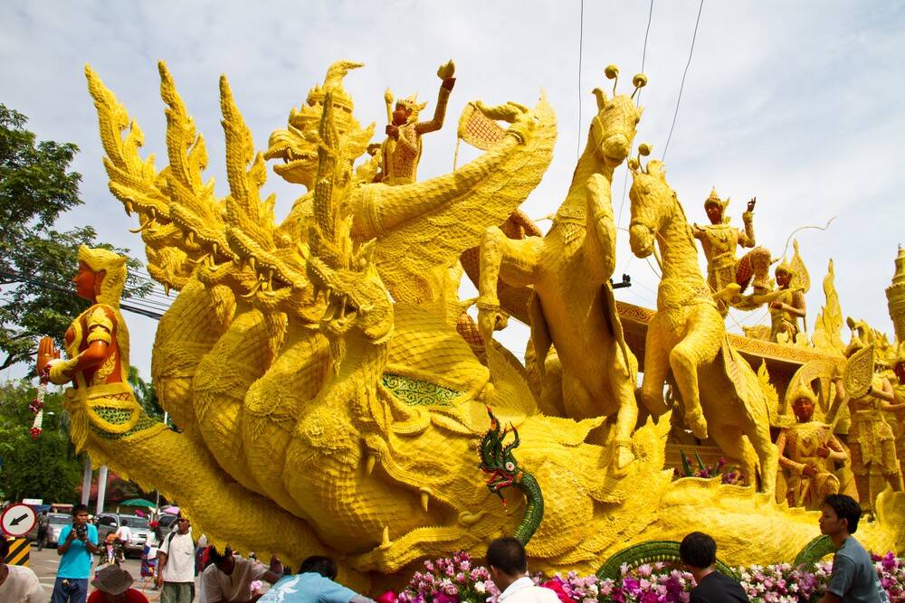 shutterstock_ubon_ratchathani-ubon_candle_festival-110751335