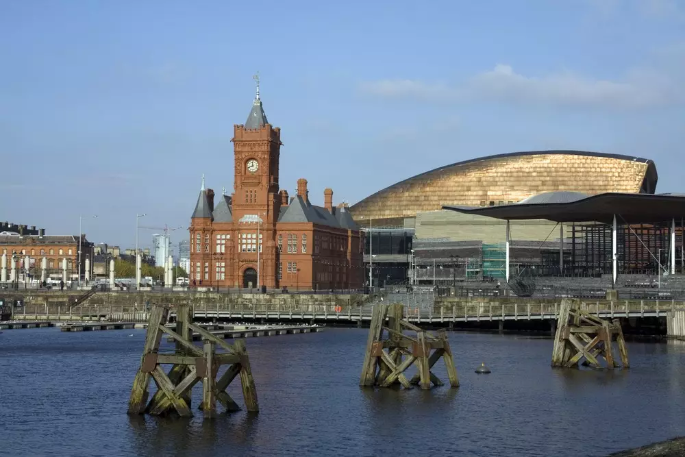 shutterstock_grossbritanien-cardiff-millenium_center-20294323