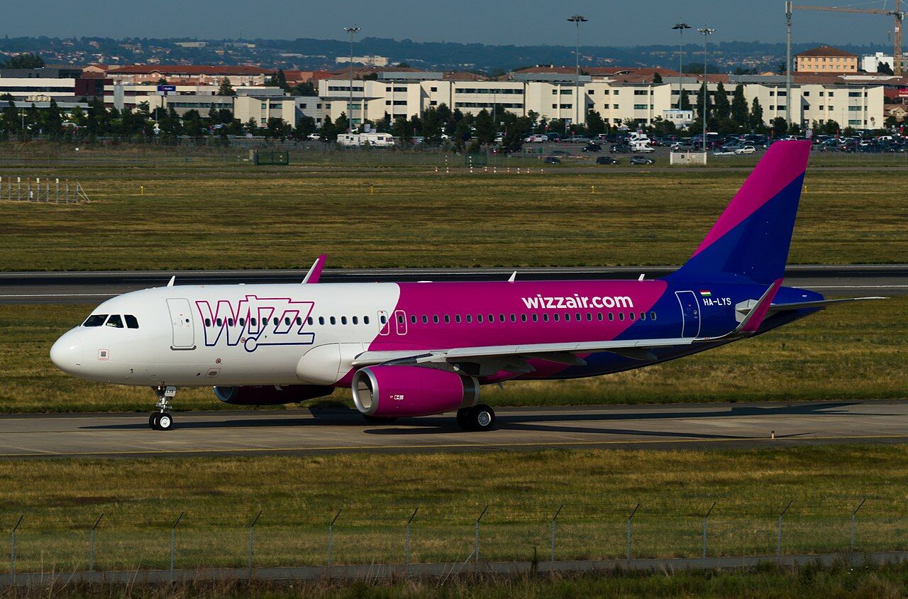 Günstige Flüge ✈️  Wizz Air UK (W9)