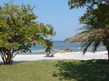 malawi_makuzi_beach